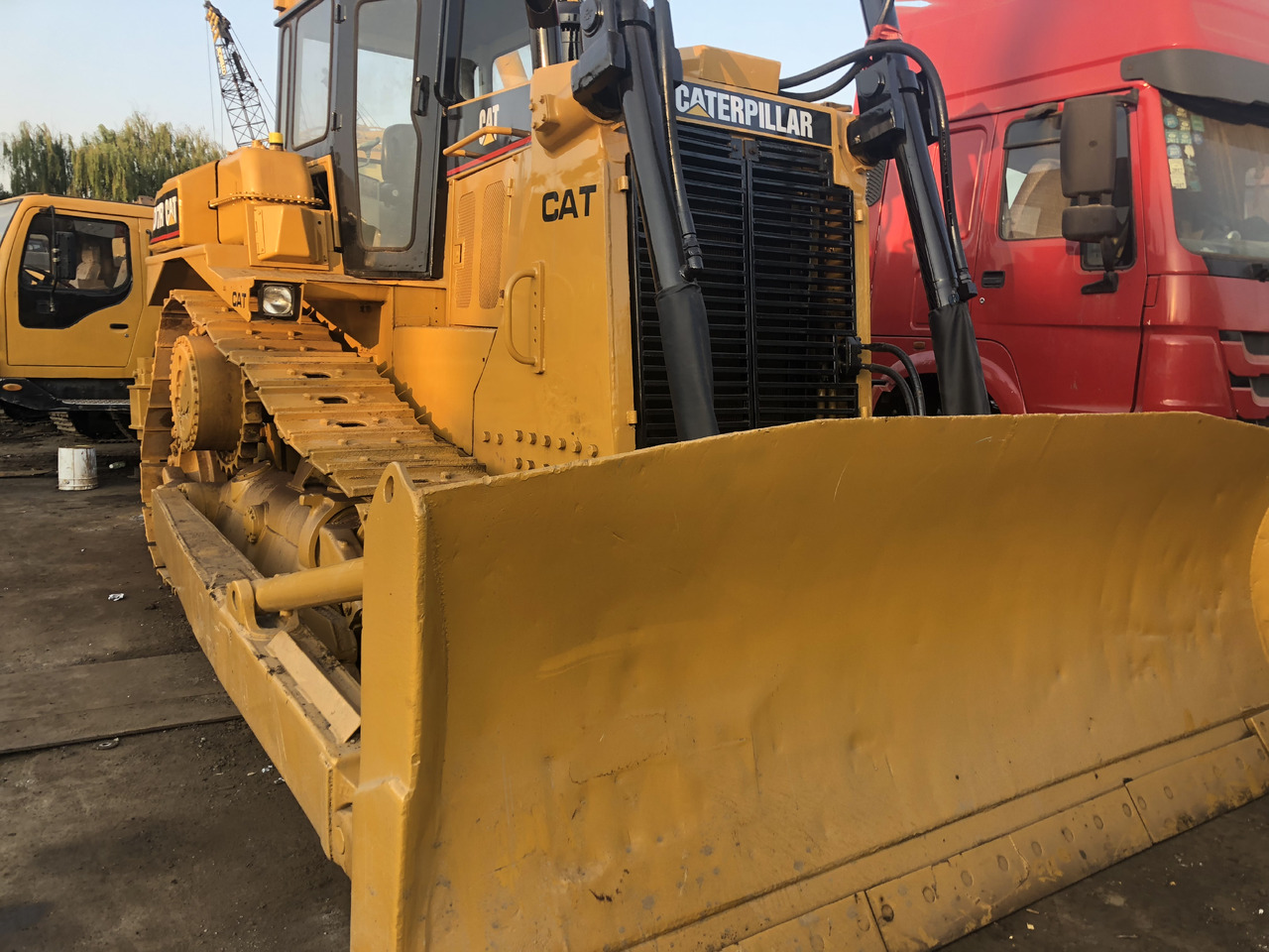 Used bulldozer CAT D7R high quality hotsale - Buldozer: foto 3 Used bulldozer CAT D7R high quality hotsale - Buldozer: foto 3