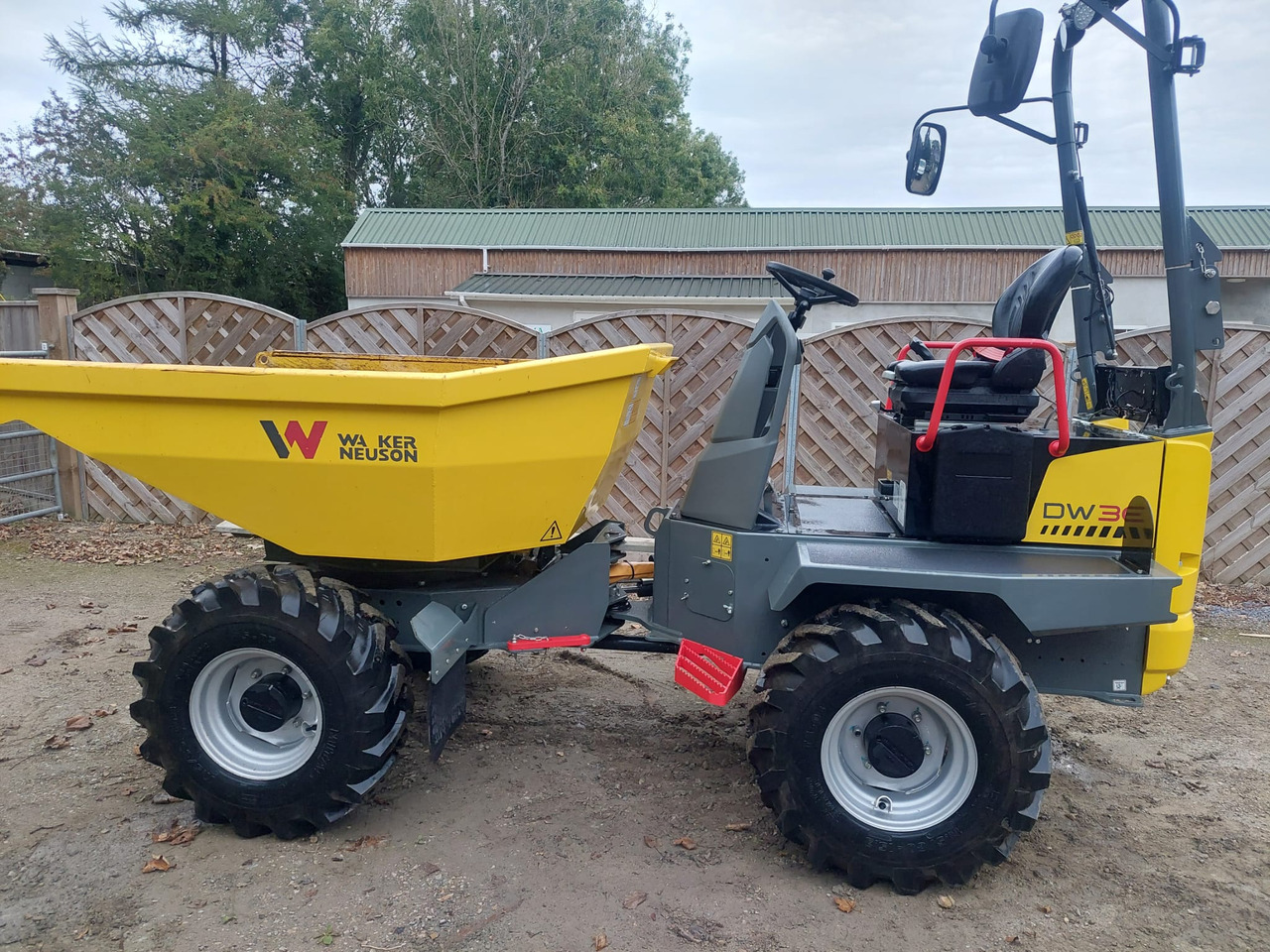 Wacker Neuson DW30S - Shkarkues: foto 1 Wacker Neuson DW30S - Shkarkues: foto 1