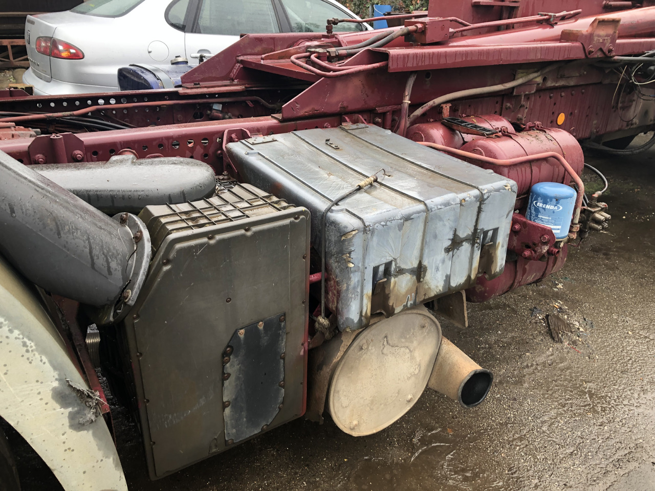 IVECO EuroTech 180E34 - Kamion kabinë-shasi: foto 4 IVECO EuroTech 180E34 - Kamion kabinë-shasi: foto 4