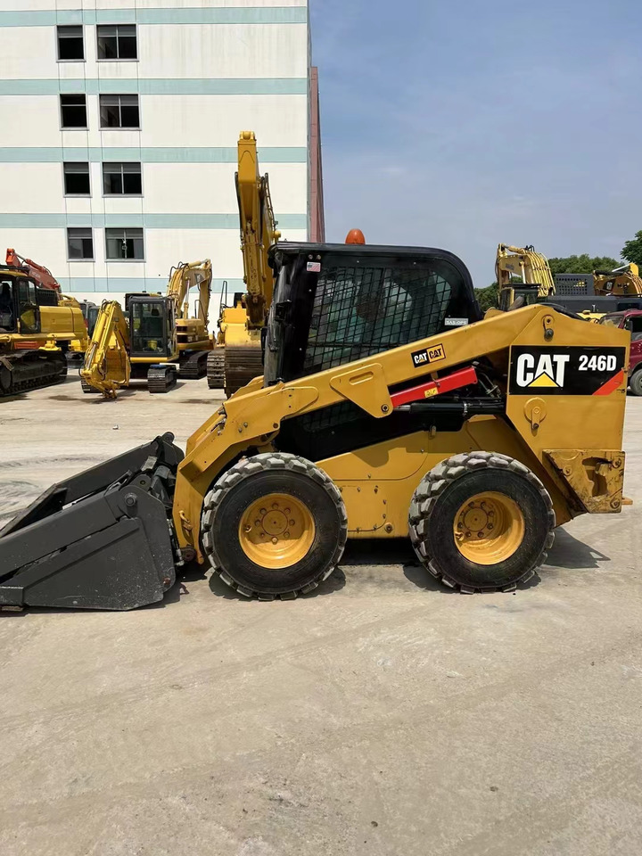 CATERPILLAR 246D - Mini fadrom: foto 3 CATERPILLAR 246D - Mini fadrom: foto 3