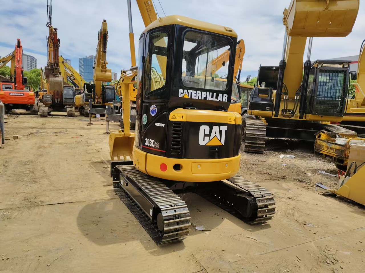 CATERPILLAR 303C - Miniekskavator: foto 5 CATERPILLAR 303C - Miniekskavator: foto 5
