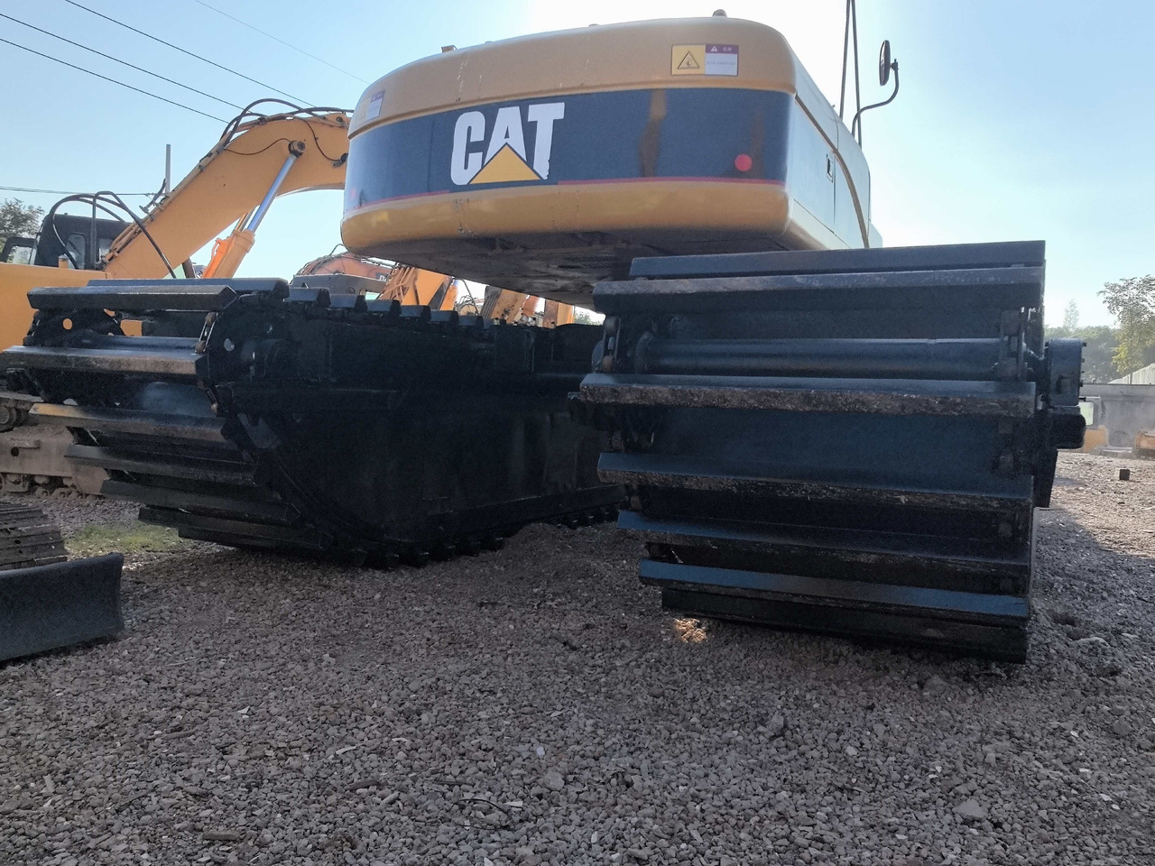 CATERPILLAR 320C - Ekskavator amfib: foto 2 CATERPILLAR 320C - Ekskavator amfib: foto 2