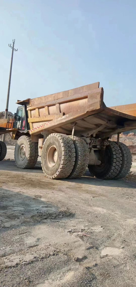 CATERPILLAR 773D - Kamion vetëshkarkues: foto 4 CATERPILLAR 773D - Kamion vetëshkarkues: foto 4