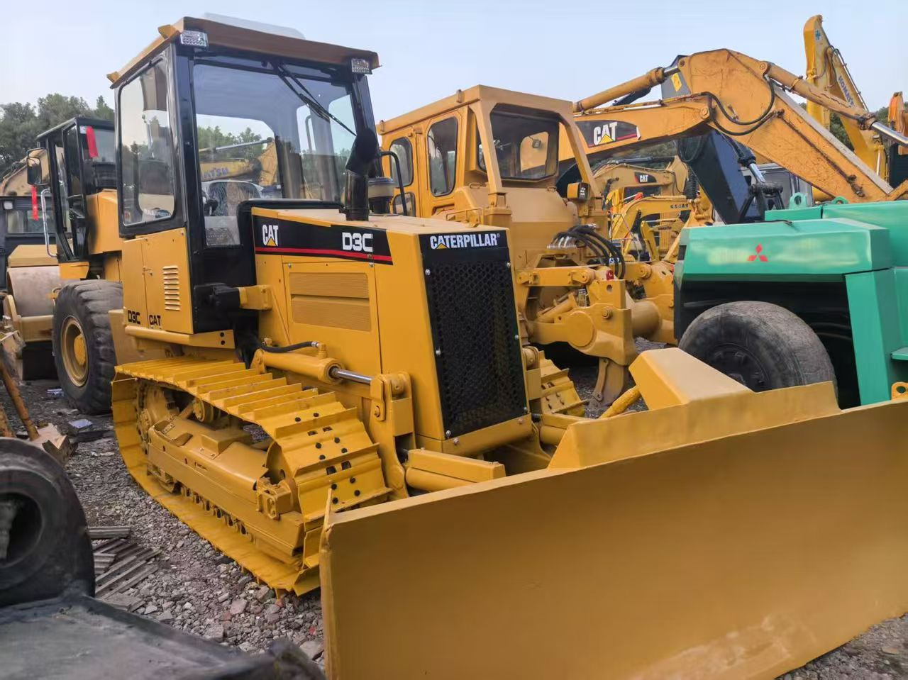 CATERPILLAR D3C - Buldozer: foto 1 CATERPILLAR D3C - Buldozer: foto 1