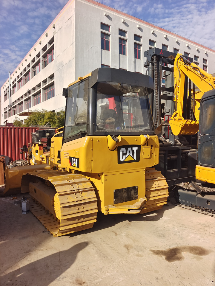 CATERPILLAR D3K - Buldozer: foto 2 CATERPILLAR D3K - Buldozer: foto 2