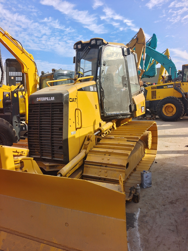 CATERPILLAR D3K - Buldozer: foto 1 CATERPILLAR D3K - Buldozer: foto 1