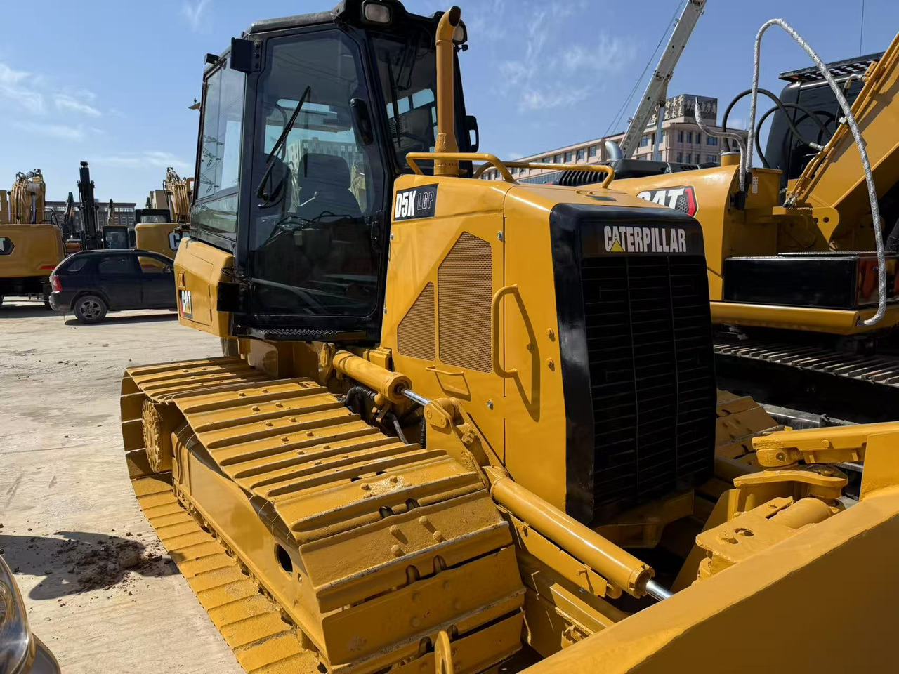 CATERPILLAR D5K - Buldozer: foto 2 CATERPILLAR D5K - Buldozer: foto 2