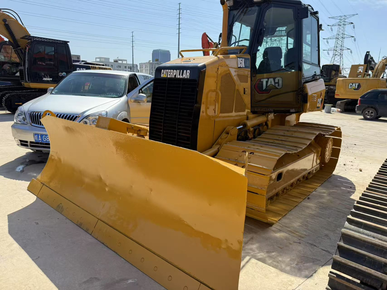 CATERPILLAR D5K - Buldozer: foto 1 CATERPILLAR D5K - Buldozer: foto 1