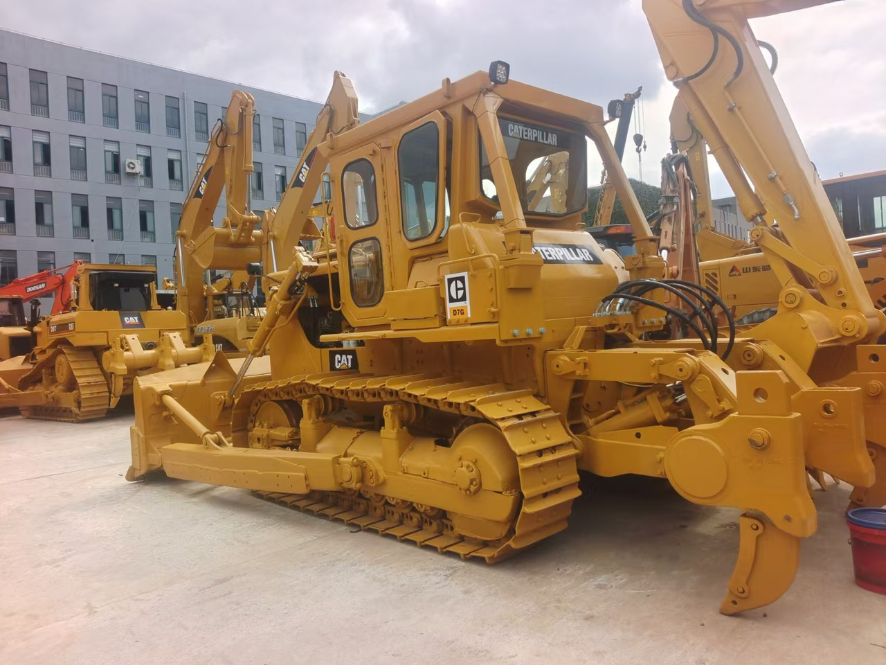 CATERPILLAR D7G - Buldozer: foto 1 CATERPILLAR D7G - Buldozer: foto 1