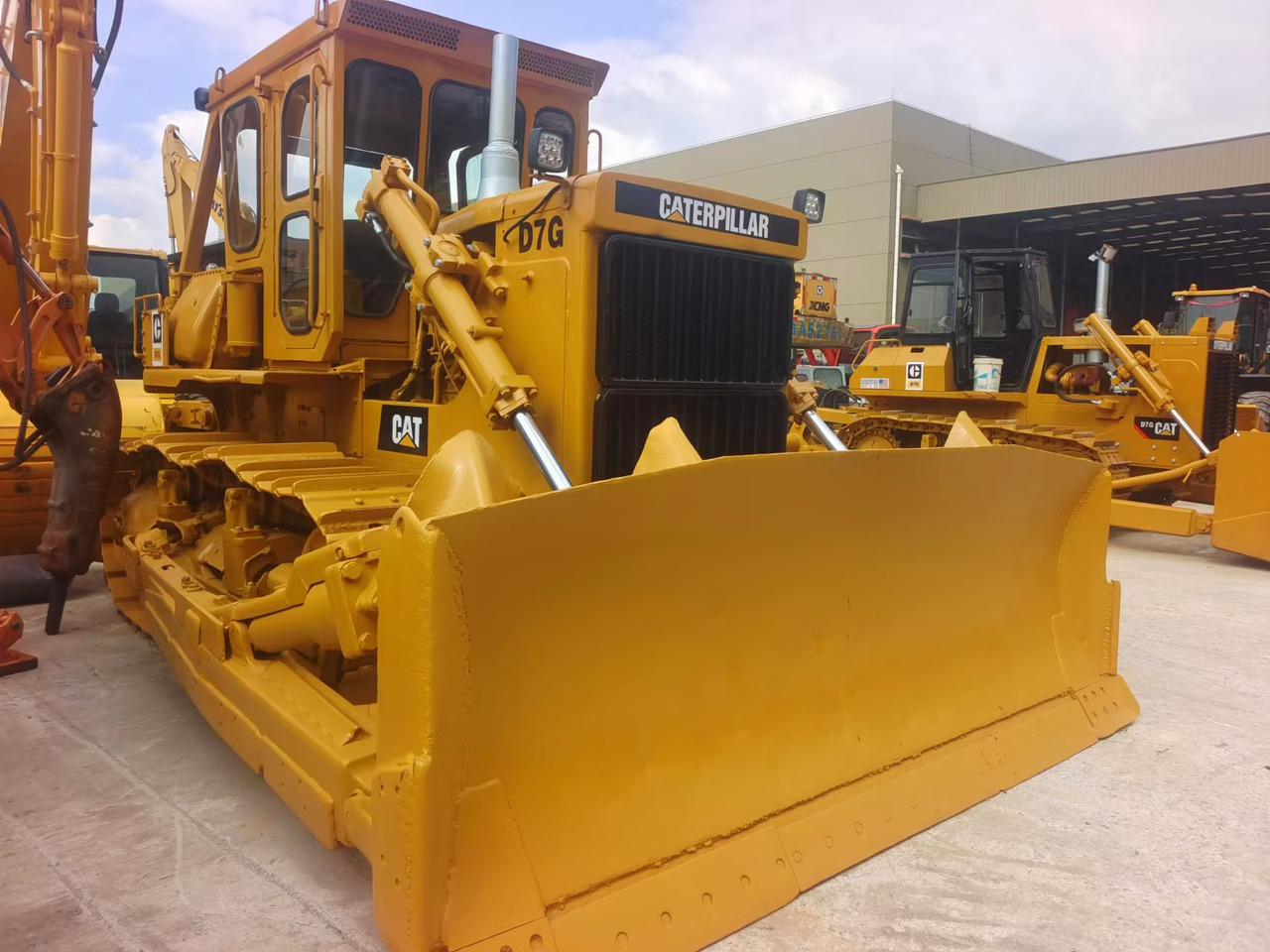 CATERPILLAR D7G - Buldozer: foto 2 CATERPILLAR D7G - Buldozer: foto 2