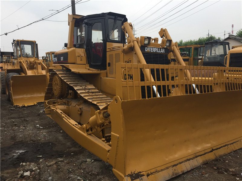 CATERPILLAR D7H - Buldozer: foto 1 CATERPILLAR D7H - Buldozer: foto 1