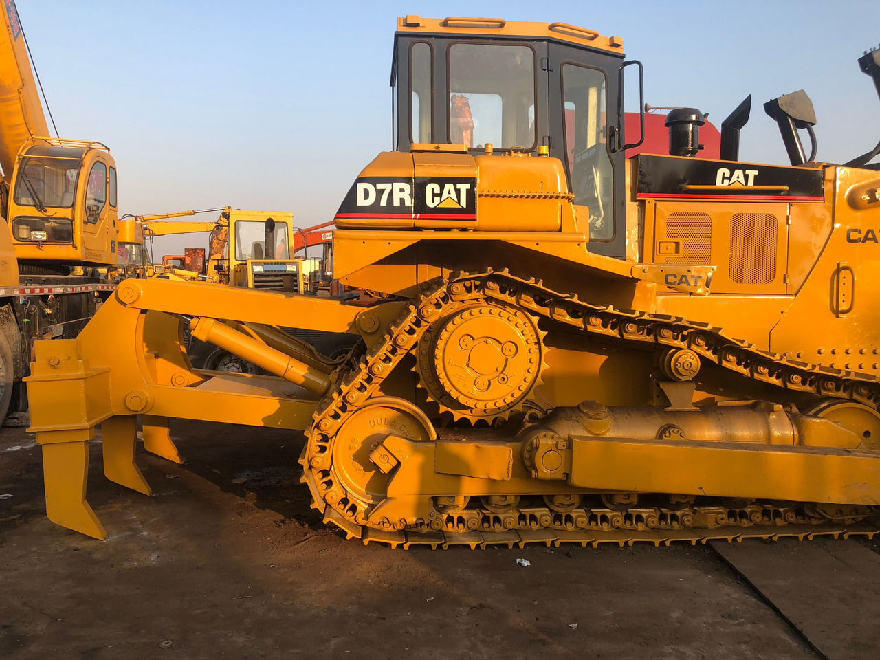 CATERPILLAR D7R - Buldozer: foto 4 CATERPILLAR D7R - Buldozer: foto 4
