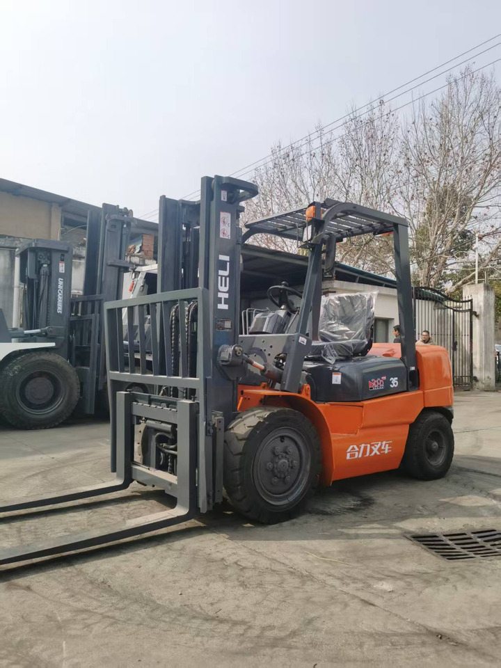 HELI 3.5-ton - Pirun më naftë: foto 3 HELI 3.5-ton - Pirun më naftë: foto 3