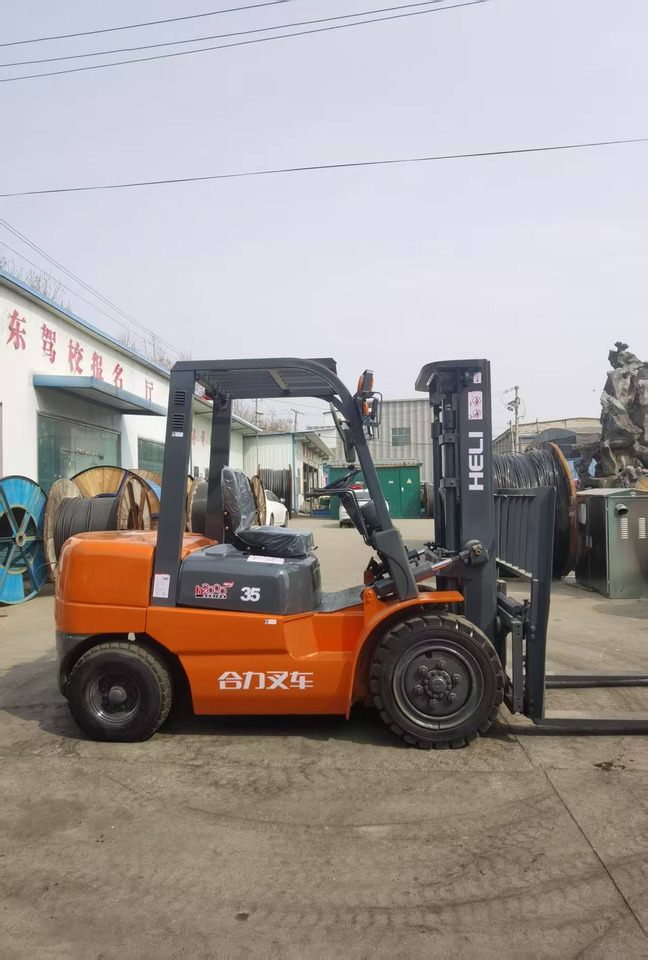 HELI 3.5-ton - Pirun më naftë: foto 1 HELI 3.5-ton - Pirun më naftë: foto 1