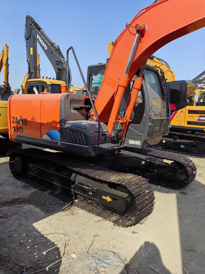 HITACHI ZX130 - Ekskavator me zinxhirë: foto 1 HITACHI ZX130 - Ekskavator me zinxhirë: foto 1