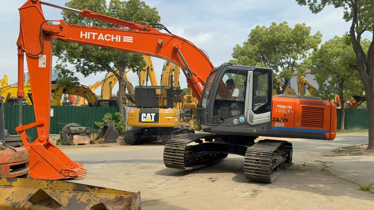 HITACHI ZX200 - Ekskavator me zinxhirë: foto 5 HITACHI ZX200 - Ekskavator me zinxhirë: foto 5