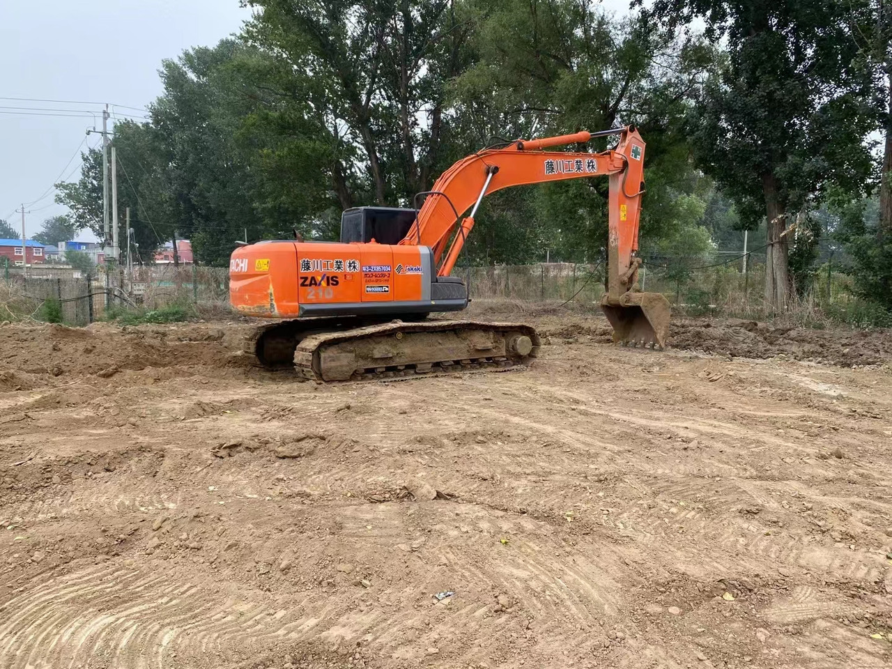 HITACHI ZX210-3G - Ekskavator me zinxhirë: foto 3 HITACHI ZX210-3G - Ekskavator me zinxhirë: foto 3