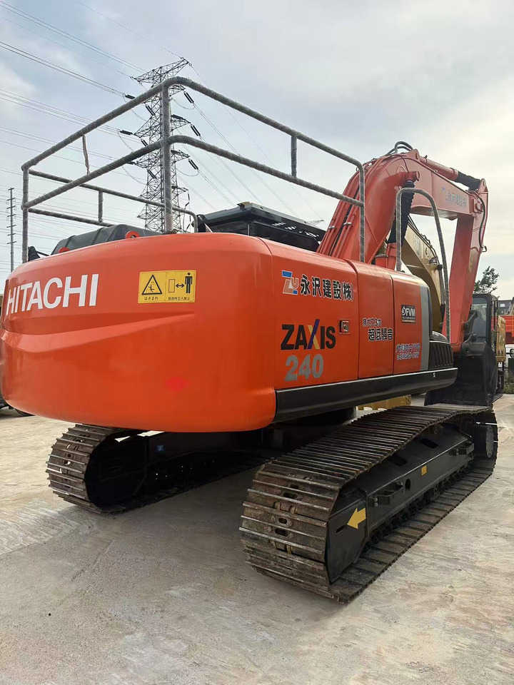HITACHI ZX240-3G - Ekskavator me zinxhirë: foto 3 HITACHI ZX240-3G - Ekskavator me zinxhirë: foto 3