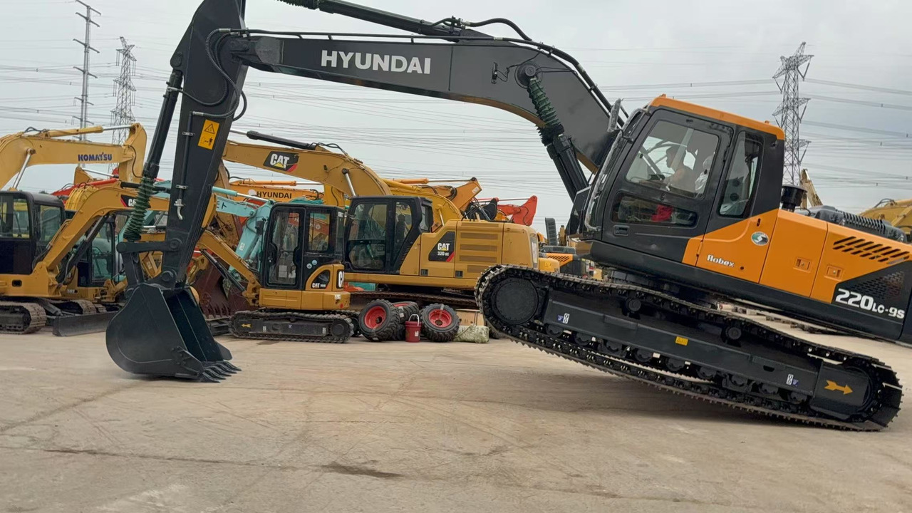 HYUNDAI R220LC-9S - Ekskavator me zinxhirë: foto 5 HYUNDAI R220LC-9S - Ekskavator me zinxhirë: foto 5