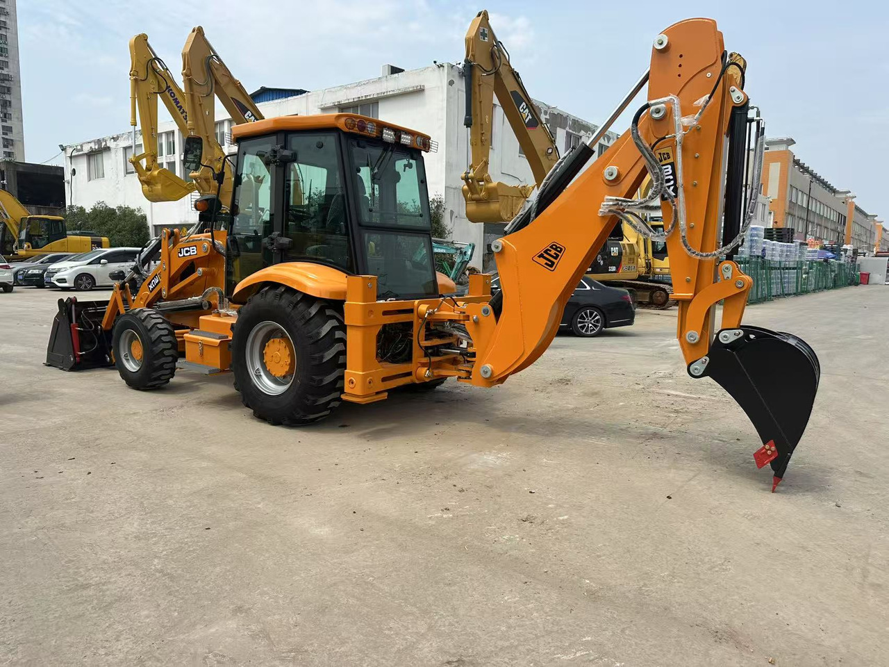 JCB 3CX - Fadromë me shkarkim nga prapa: foto 2 JCB 3CX - Fadromë me shkarkim nga prapa: foto 2