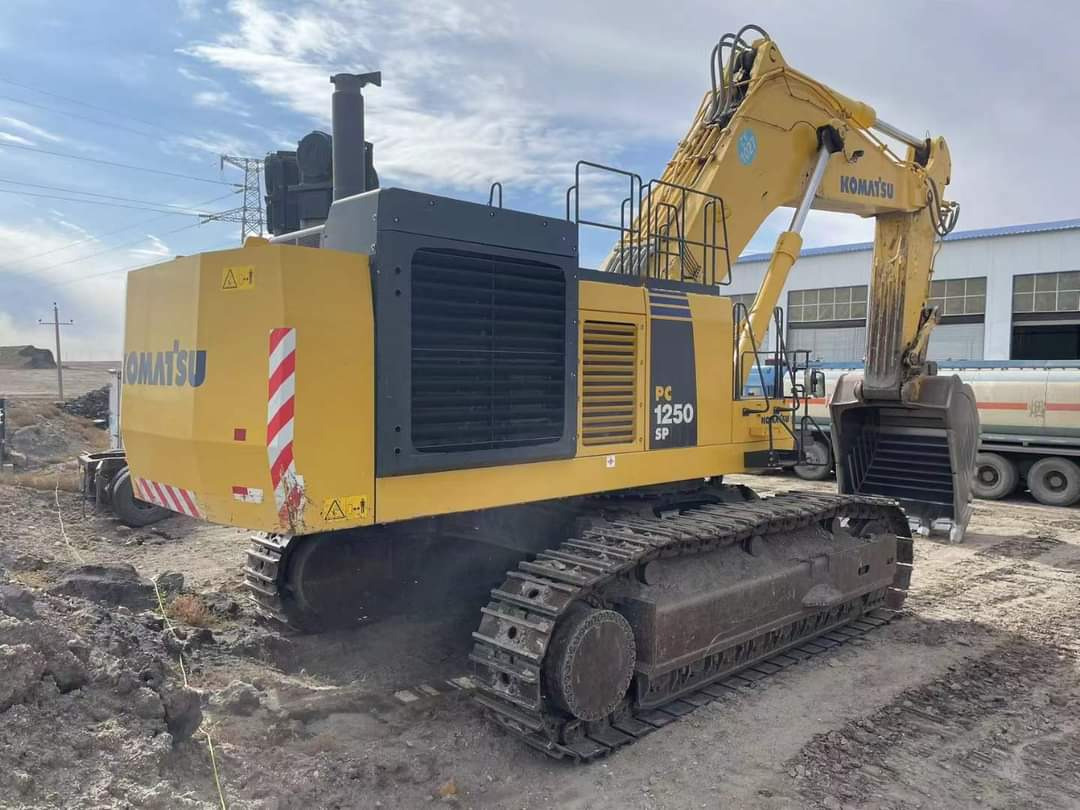 KOMATSU PC1250 - Ekskavator me zinxhirë: foto 1 KOMATSU PC1250 - Ekskavator me zinxhirë: foto 1