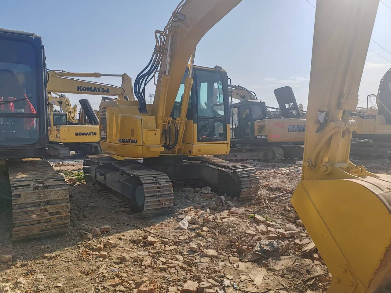 KOMATSU PC138US-8 - Ekskavator me zinxhirë: foto 2 KOMATSU PC138US-8 - Ekskavator me zinxhirë: foto 2