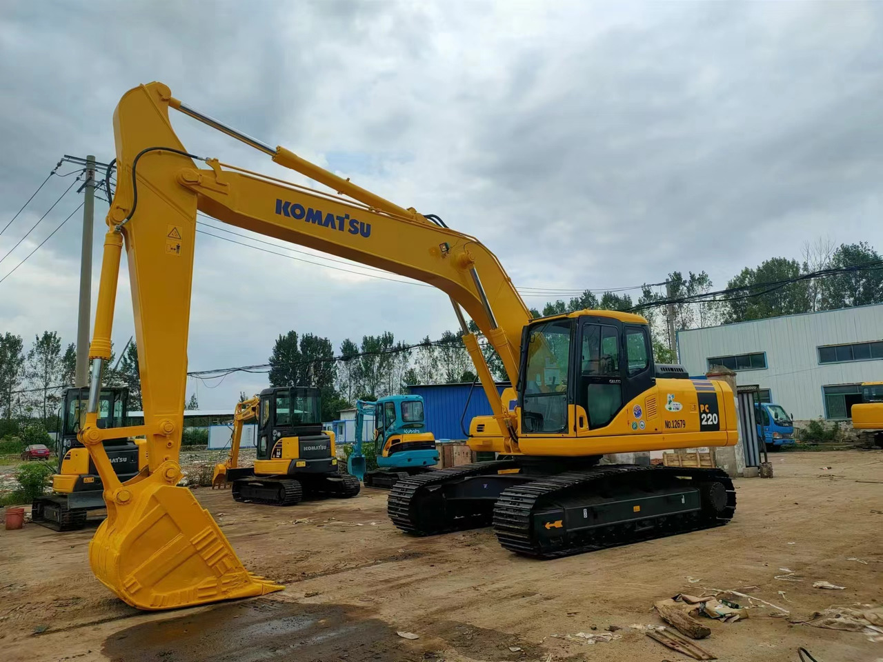 KOMATSU PC220-7 - Ekskavator me zinxhirë: foto 1 KOMATSU PC220-7 - Ekskavator me zinxhirë: foto 1