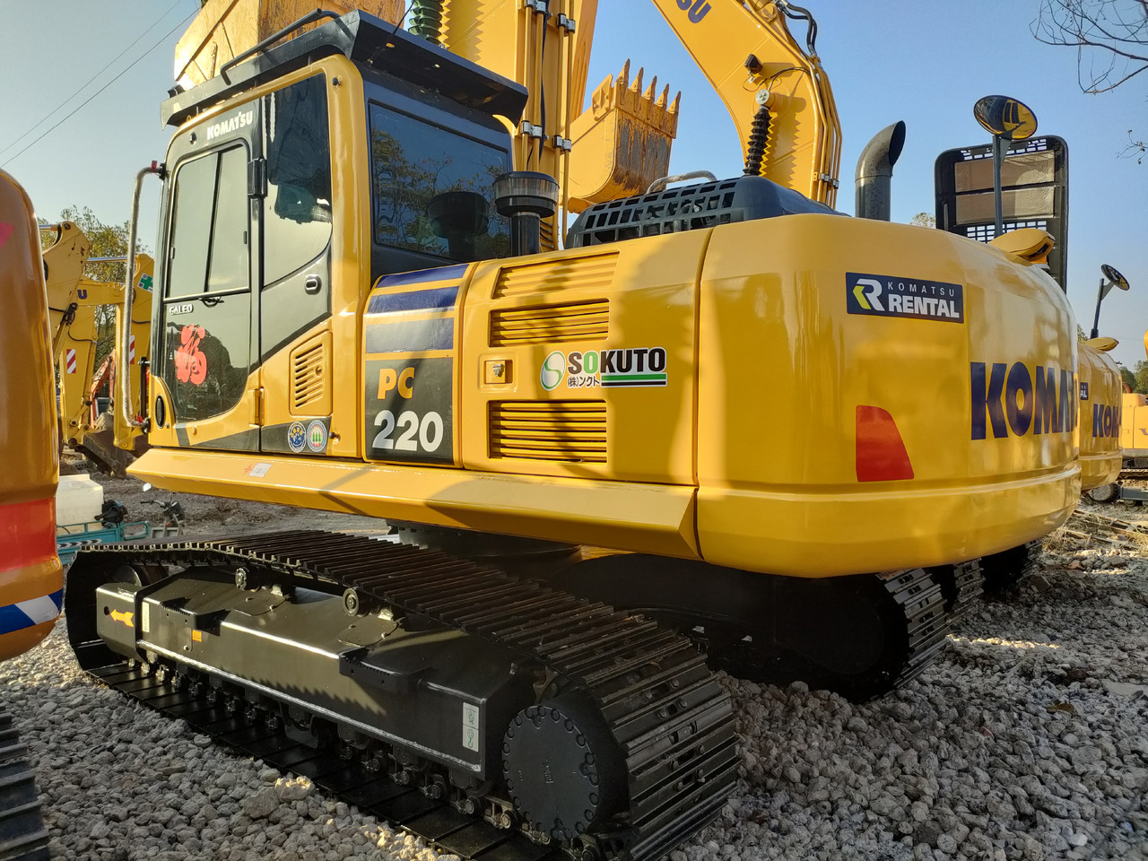 KOMATSU PC220-8 - Ekskavator me zinxhirë: foto 1 KOMATSU PC220-8 - Ekskavator me zinxhirë: foto 1