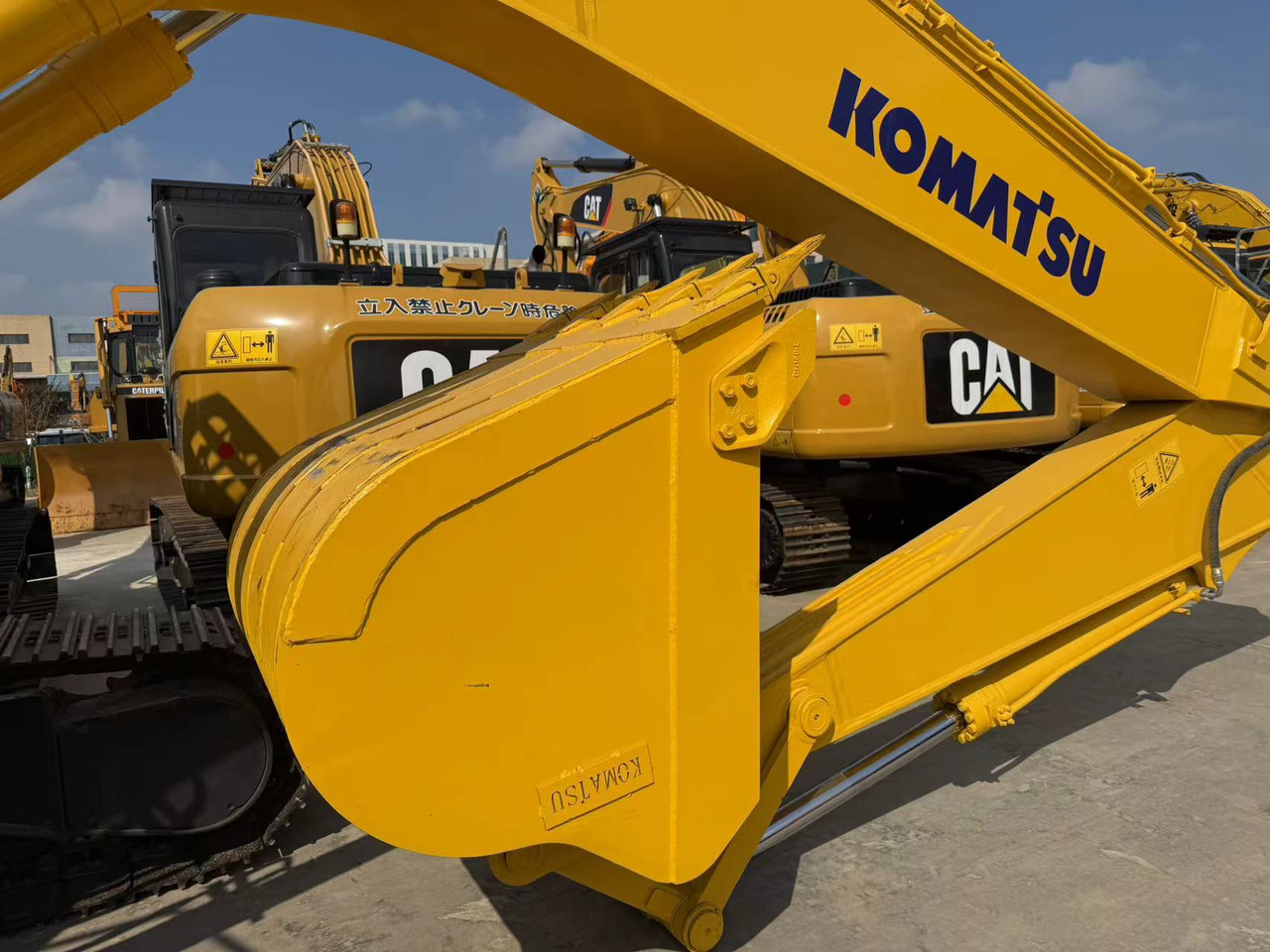KOMATSU PC300-8 - Ekskavator me zinxhirë: foto 5 KOMATSU PC300-8 - Ekskavator me zinxhirë: foto 5
