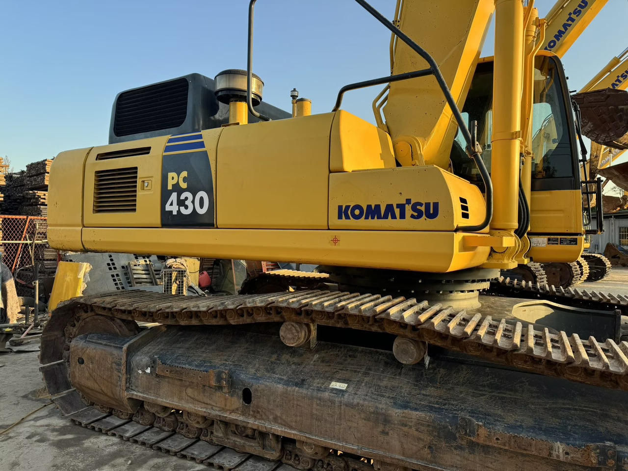 KOMATSU PC430-8 - Ekskavator me zinxhirë: foto 3 KOMATSU PC430-8 - Ekskavator me zinxhirë: foto 3