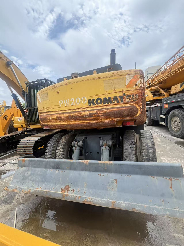 KOMATSU PW150 - Ekskavator me goma: foto 4 KOMATSU PW150 - Ekskavator me goma: foto 4