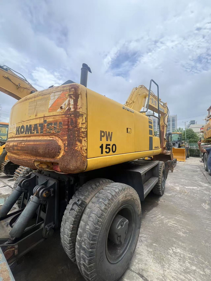 KOMATSU PW150 - Ekskavator me goma: foto 2 KOMATSU PW150 - Ekskavator me goma: foto 2