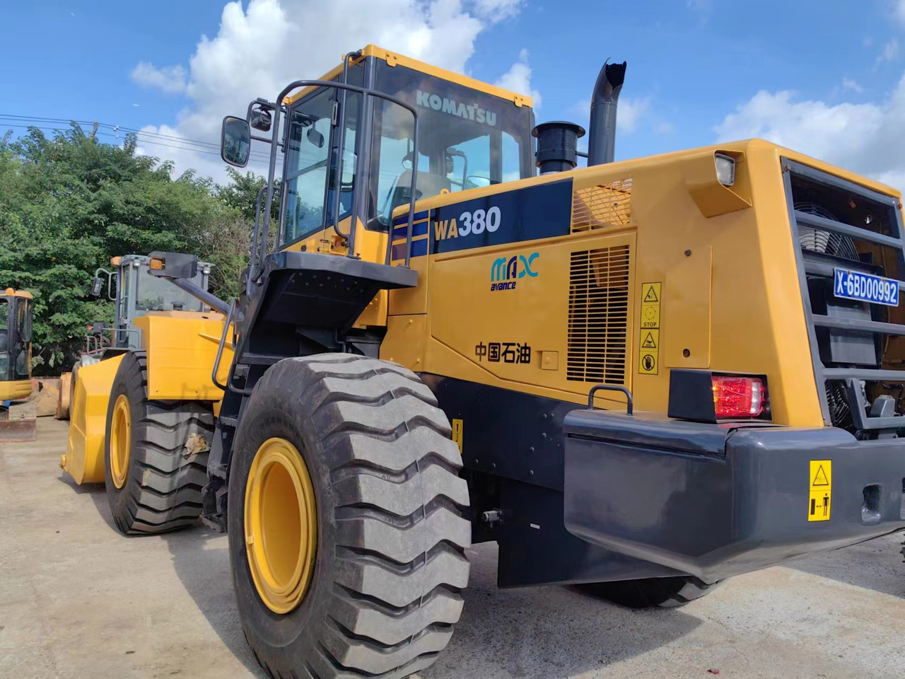 KOMATSU WA380-6 - Fadrom me goma: foto 1 KOMATSU WA380-6 - Fadrom me goma: foto 1