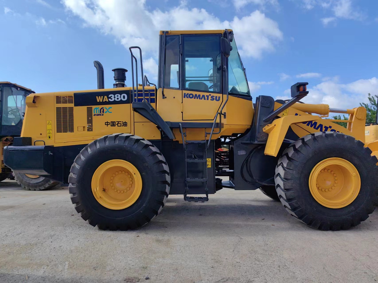 KOMATSU WA380-6 - Fadrom me goma: foto 3 KOMATSU WA380-6 - Fadrom me goma: foto 3
