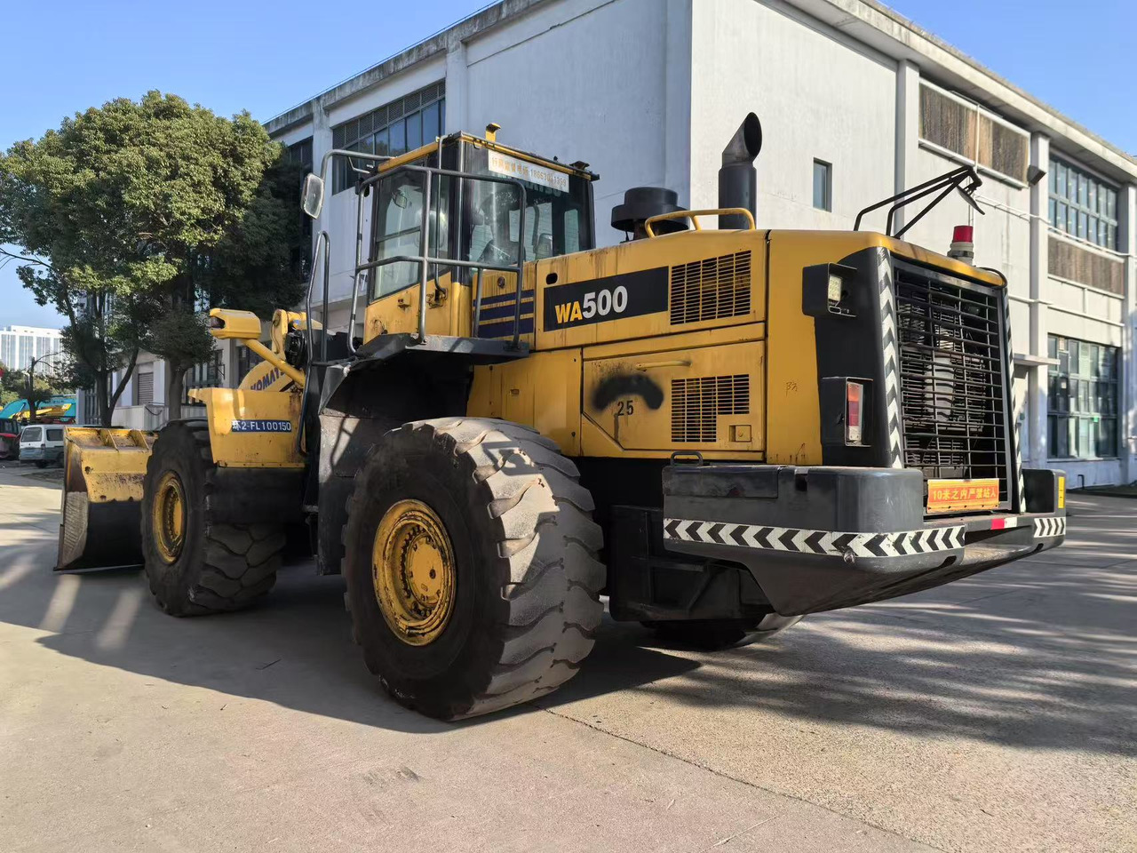 KOMATSU WA500-6 - Fadrom me goma: foto 3 KOMATSU WA500-6 - Fadrom me goma: foto 3