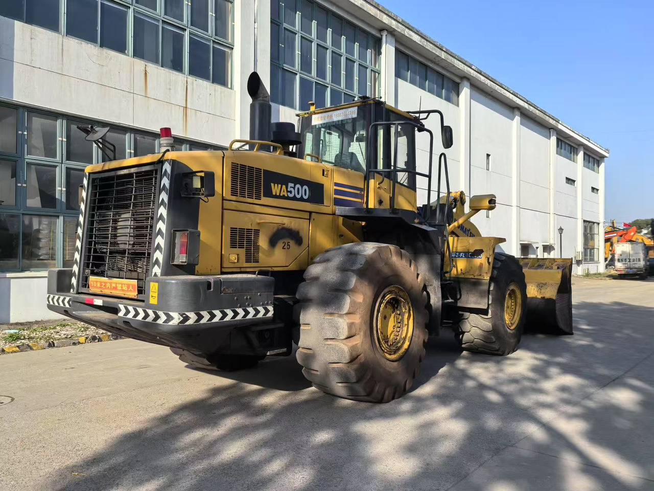 KOMATSU WA500-6 - Fadrom me goma: foto 5 KOMATSU WA500-6 - Fadrom me goma: foto 5
