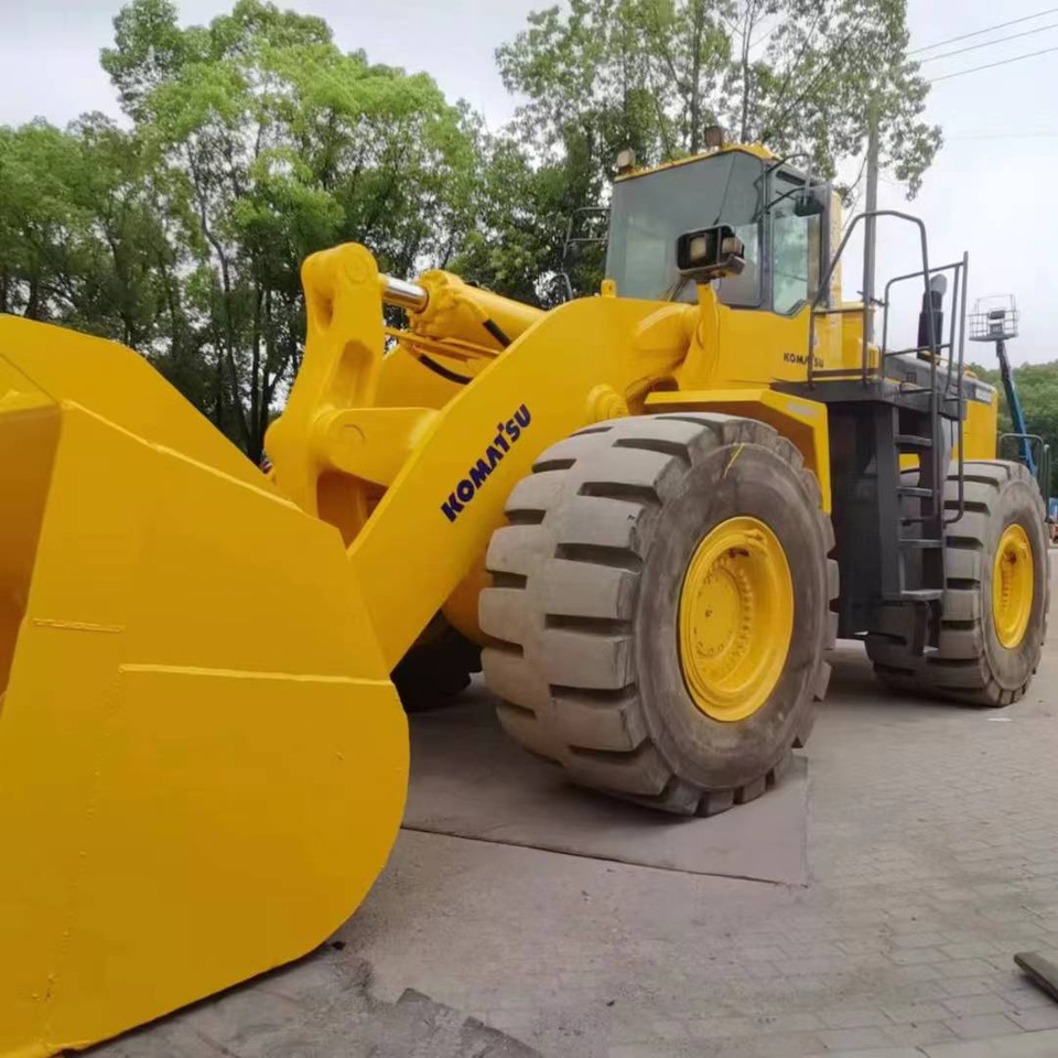 KOMATSU WA600-3 - Fadrom me goma: foto 2 KOMATSU WA600-3 - Fadrom me goma: foto 2