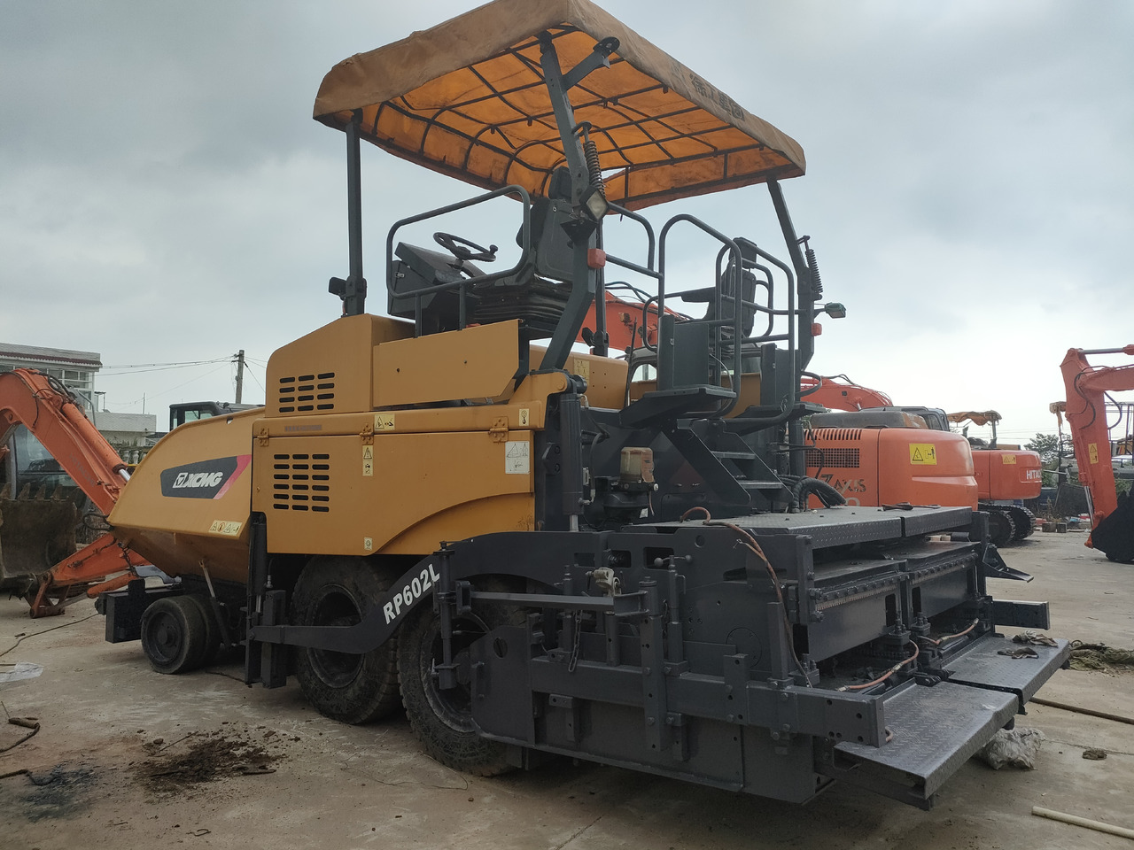 XCMG RP602L - Shtrues asfalti: foto 1 XCMG RP602L - Shtrues asfalti: foto 1