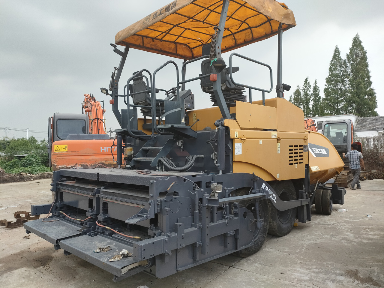 XCMG RP602L - Shtrues asfalti: foto 4 XCMG RP602L - Shtrues asfalti: foto 4