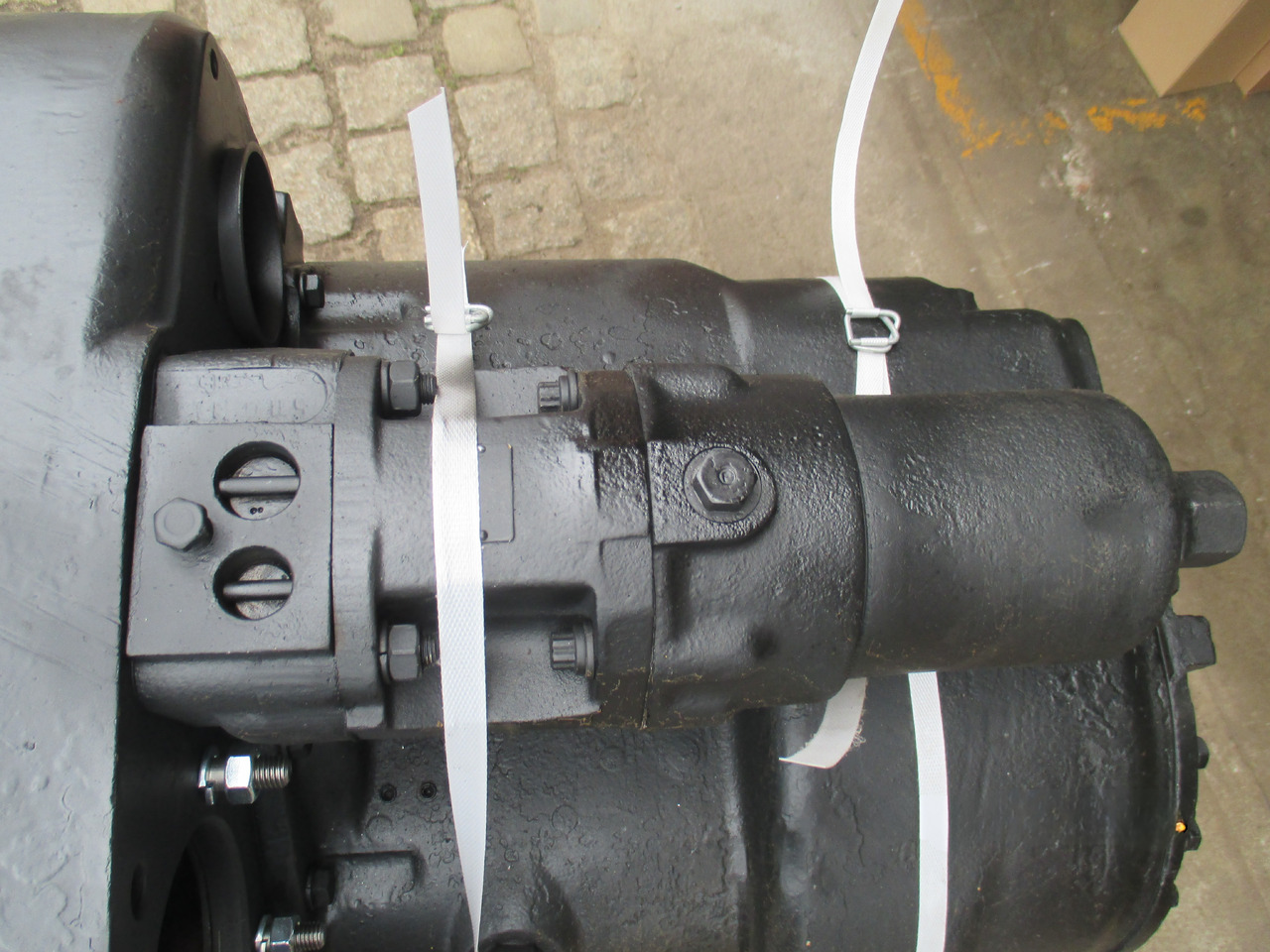 Skrzynia biegów Clark Hurth - Kutia e marsheve për Makineri ndërtimi: foto 4 Skrzynia biegów Clark Hurth - Kutia e marsheve për Makineri ndërtimi: foto 4