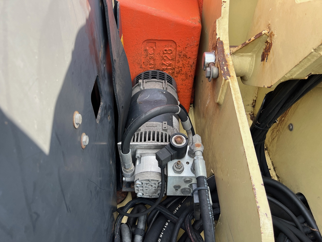 JLG 510AJ - Krah me çernjerë: foto 3 JLG 510AJ - Krah me çernjerë: foto 3