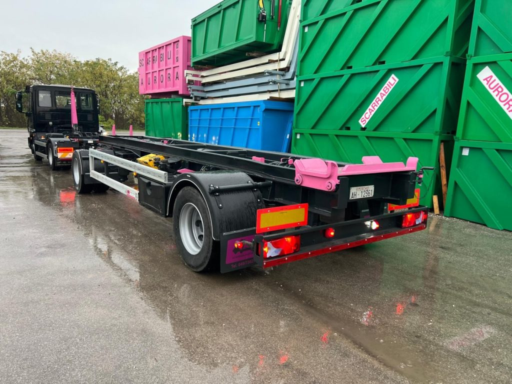 ATLAS RIMORCHIO ATLAS SCARRABILE - Rimorkio roll-off/ Skip loader: foto 1 ATLAS RIMORCHIO ATLAS SCARRABILE - Rimorkio roll-off/ Skip loader: foto 1