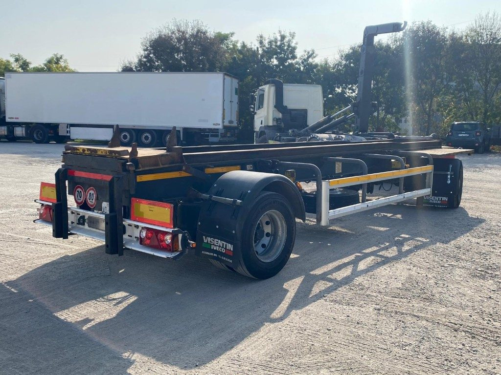 CARDI RIMORCHIO CARDI SCARRABILE PNEUMATICO - Rimorkio roll-off/ Skip loader: foto 1 CARDI RIMORCHIO CARDI SCARRABILE PNEUMATICO - Rimorkio roll-off/ Skip loader: foto 1