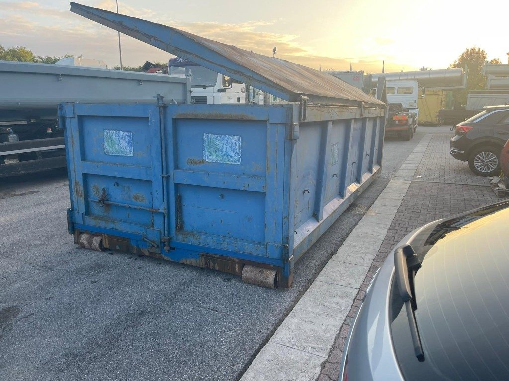 CONTAINER SCARRABILE USATO CON COPERCHIO - Kontejner roll-off: foto 3 CONTAINER SCARRABILE USATO CON COPERCHIO - Kontejner roll-off: foto 3