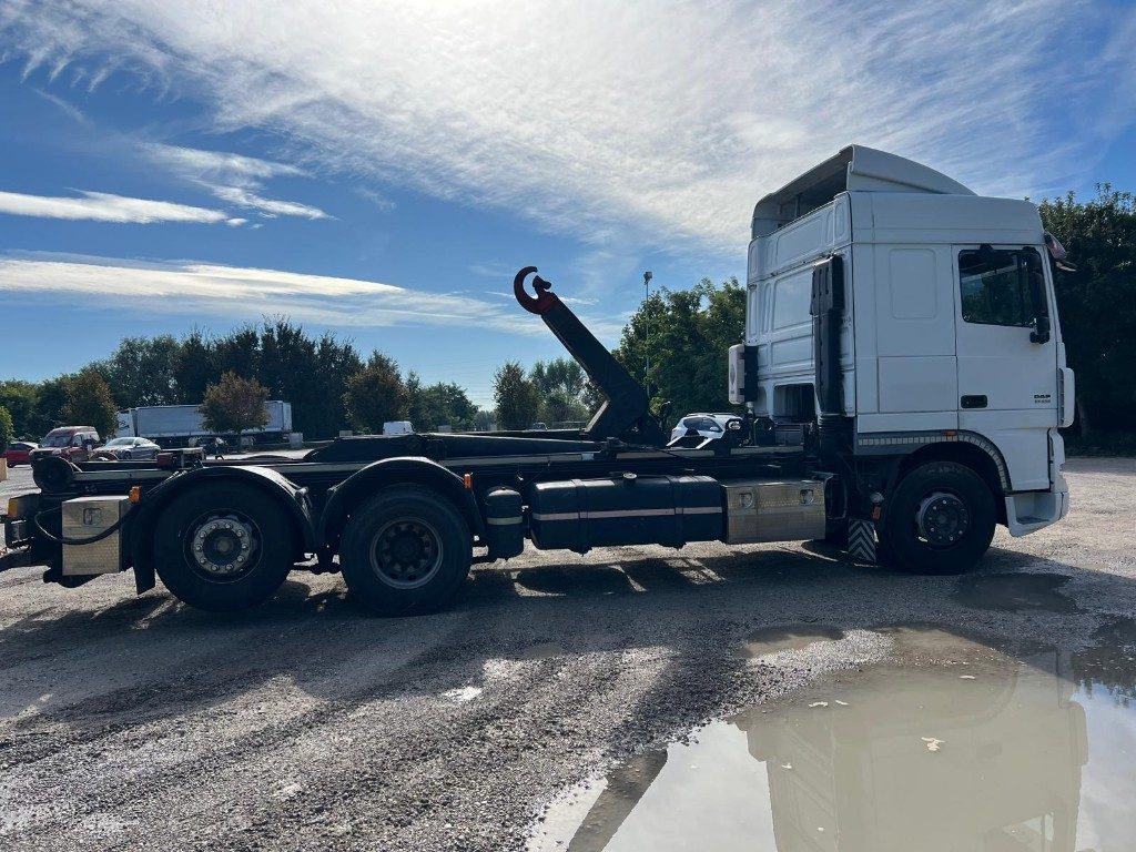 DAF XF530 SCARRABILE - Kamion vetëngarkues: foto 5 DAF XF530 SCARRABILE - Kamion vetëngarkues: foto 5