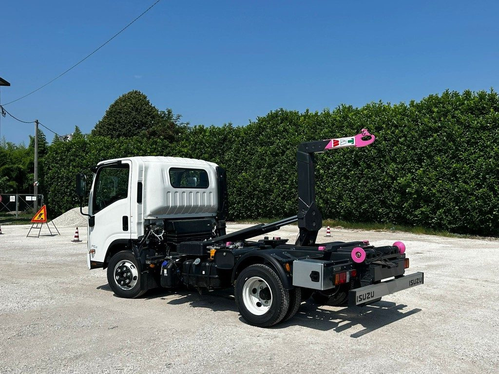 ISUZU P75 NUOVO SCARRABILE - Kamion vetëngarkues: foto 5 ISUZU P75 NUOVO SCARRABILE - Kamion vetëngarkues: foto 5