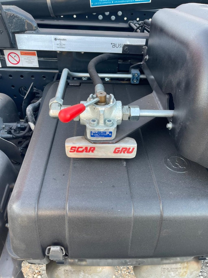 Kamion vetëngarkues IVECO EUROCARGO 160E32 CON SCARRABILE NUOVO: foto 8 Kamion vetëngarkues IVECO EUROCARGO 160E32 CON SCARRABILE NUOVO: foto 8