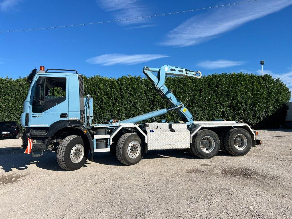 IVECO TRAKKER 450 SCARRABILE - Kamion vetëngarkues: foto 3 IVECO TRAKKER 450 SCARRABILE - Kamion vetëngarkues: foto 3
