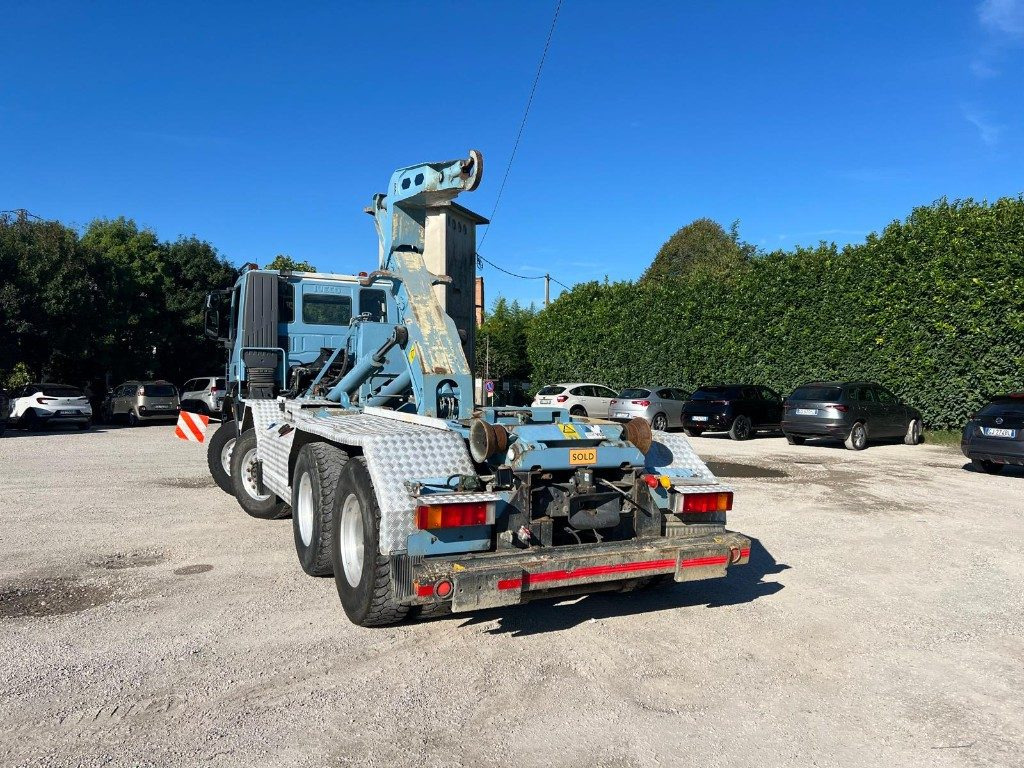 IVECO TRAKKER 450 SCARRABILE - Kamion vetëngarkues: foto 5 IVECO TRAKKER 450 SCARRABILE - Kamion vetëngarkues: foto 5