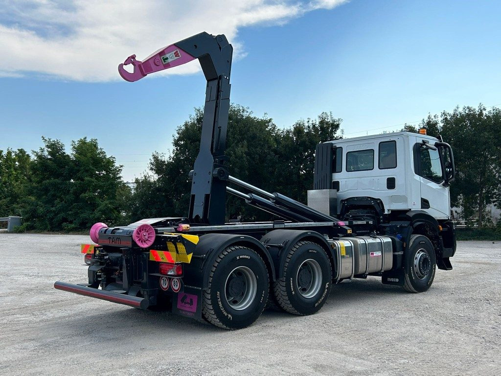 IVECO TRAKKER T-WAY AD380T NUOVO SCARRABILE - Kamion vetëngarkues: foto 5 IVECO TRAKKER T-WAY AD380T NUOVO SCARRABILE - Kamion vetëngarkues: foto 5